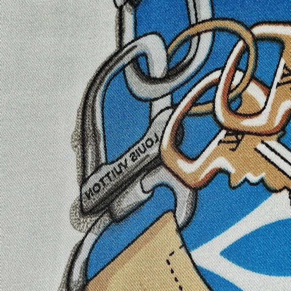 100% silk scarf 27/27 inches - Picture 14 of 15